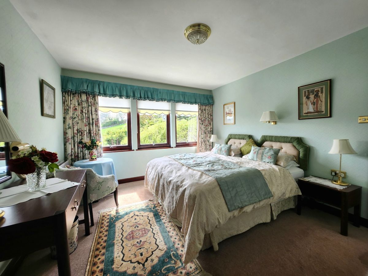 Tarn Hows Apartment, listing photograph 9