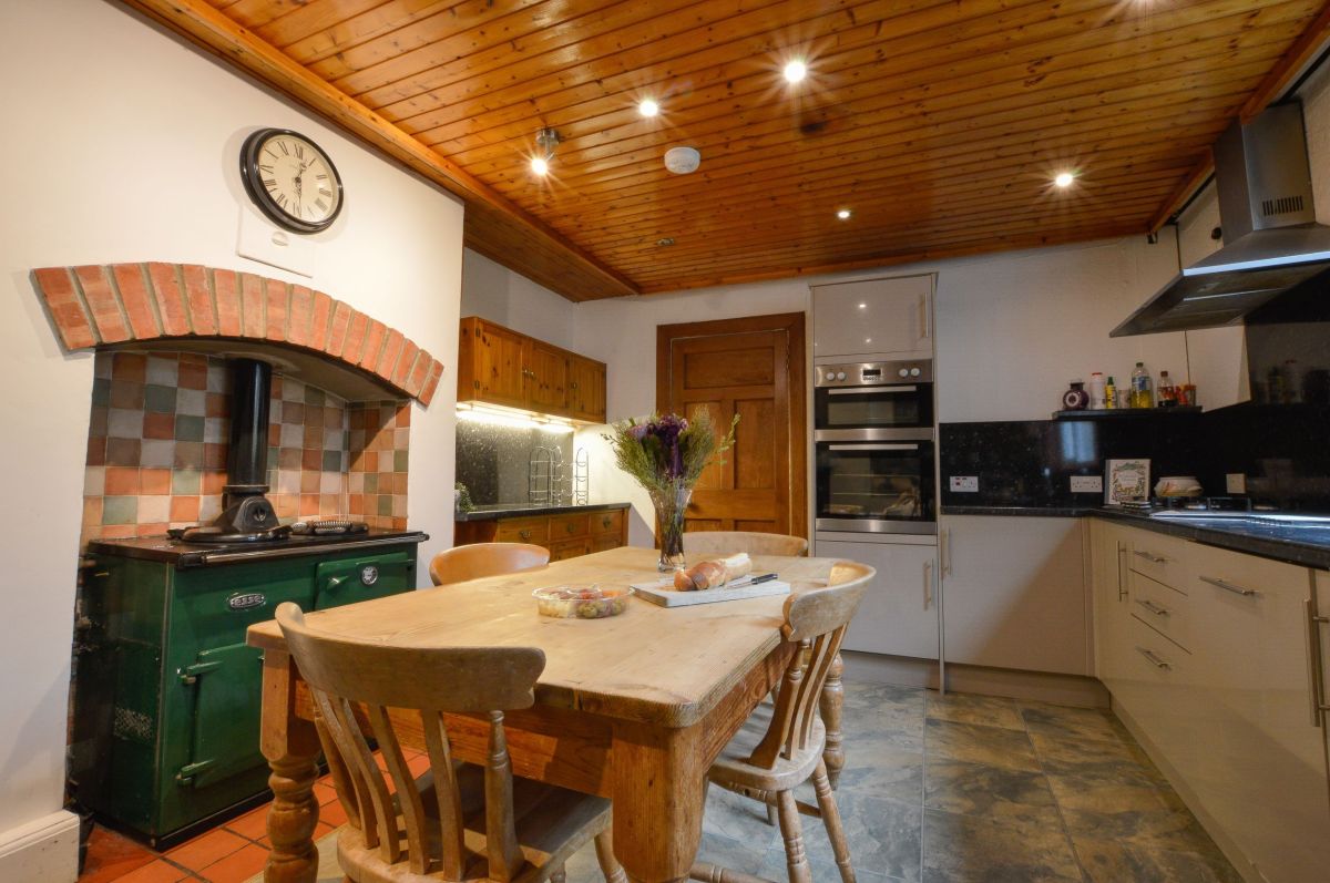 Cologin Farmhouse, listing photograph 11