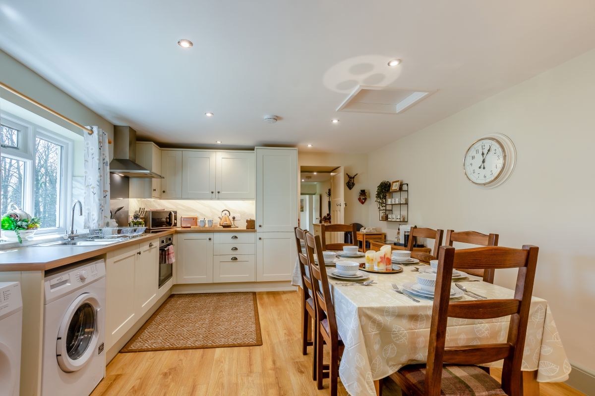 Sunrise Cottage, listing photograph 2
