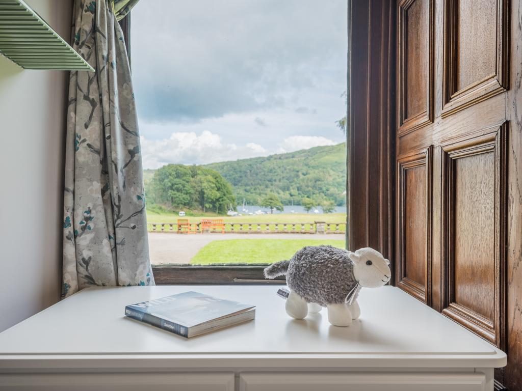 The Hideaway - Lakeside, listing photograph 9