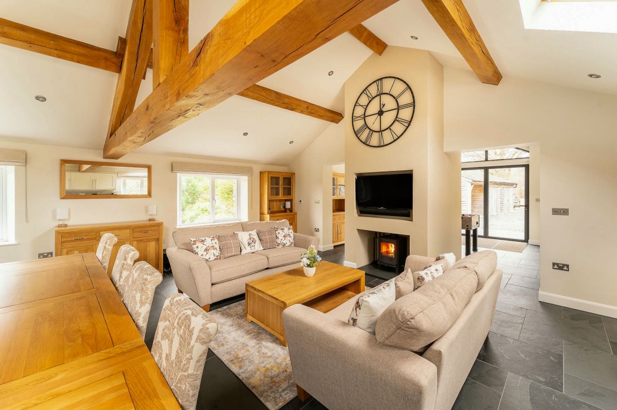 Lakes Cottage, listing photograph 3