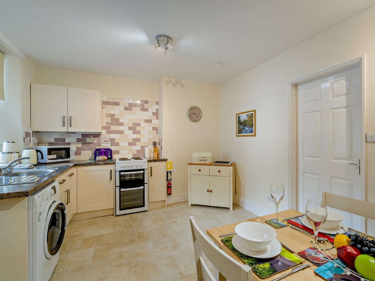 6 Catherine Cottages, listing photograph 5