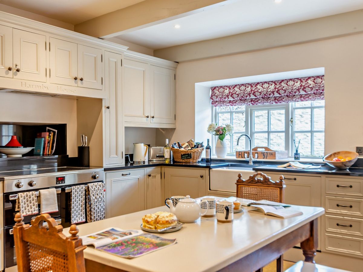 Harmby House, listing photograph 9