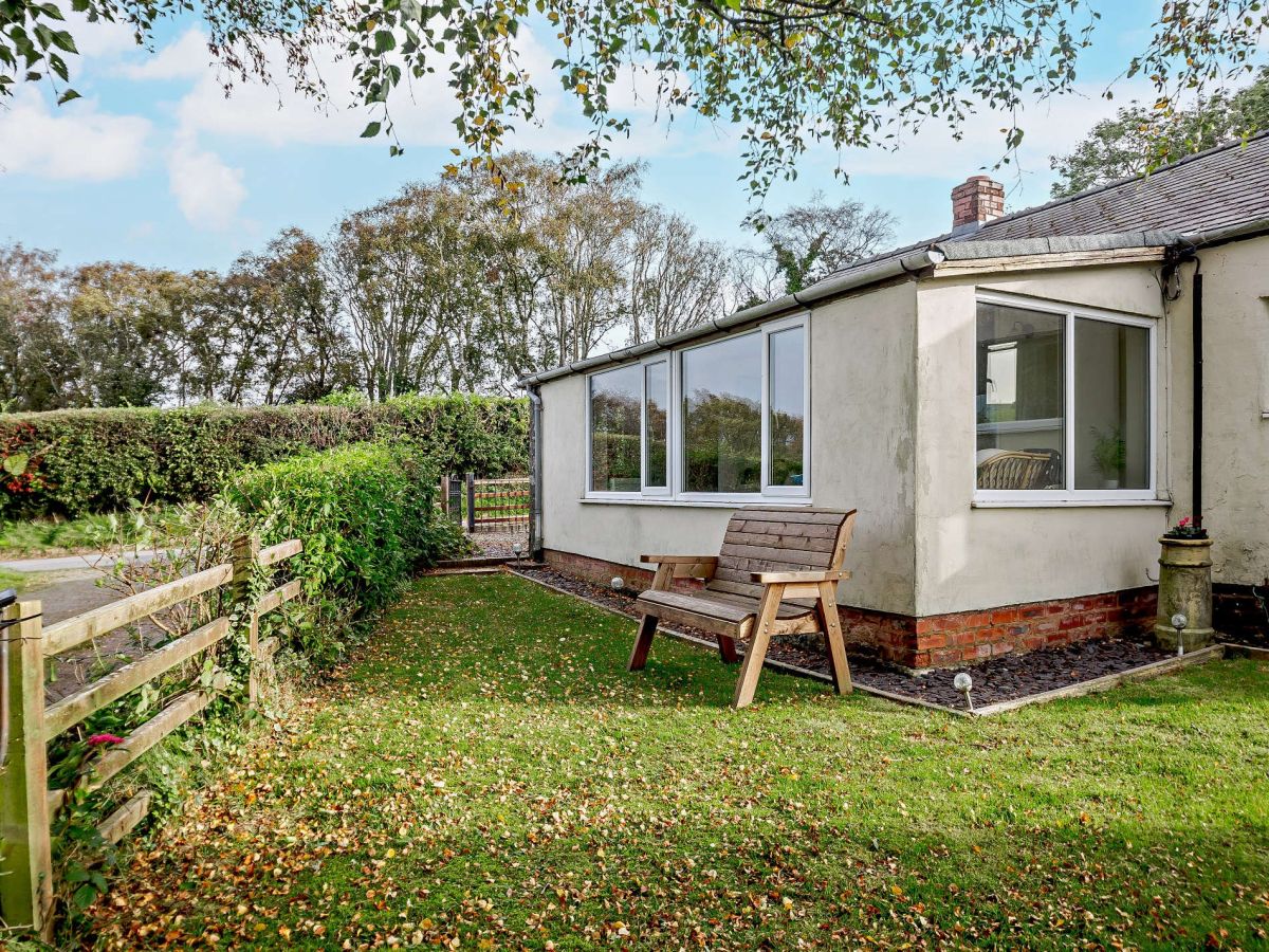 Cwm Bychan, listing photograph 12