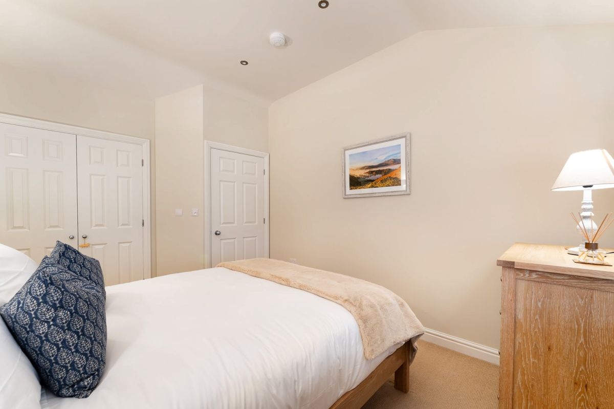 Yew Tree Cottage, listing photograph 10