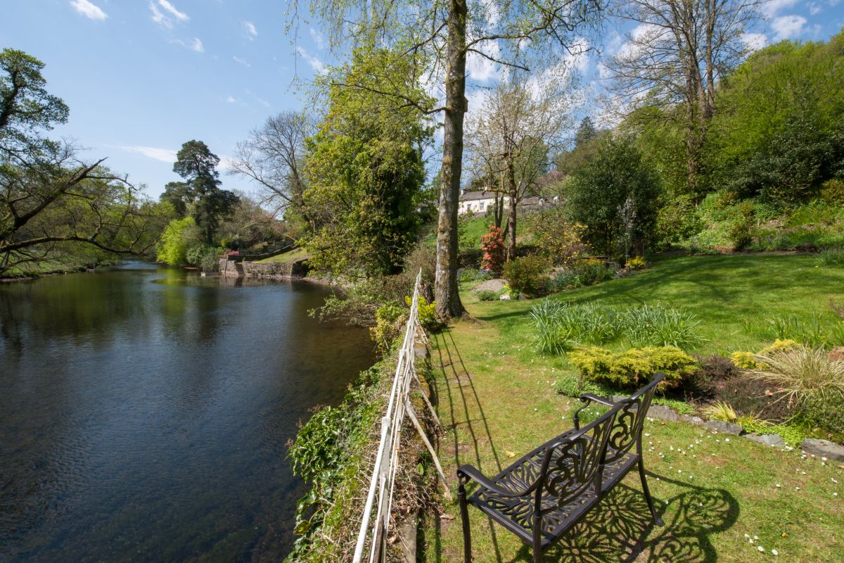 Courtyard Hideaway Cottage, listing photograph 7