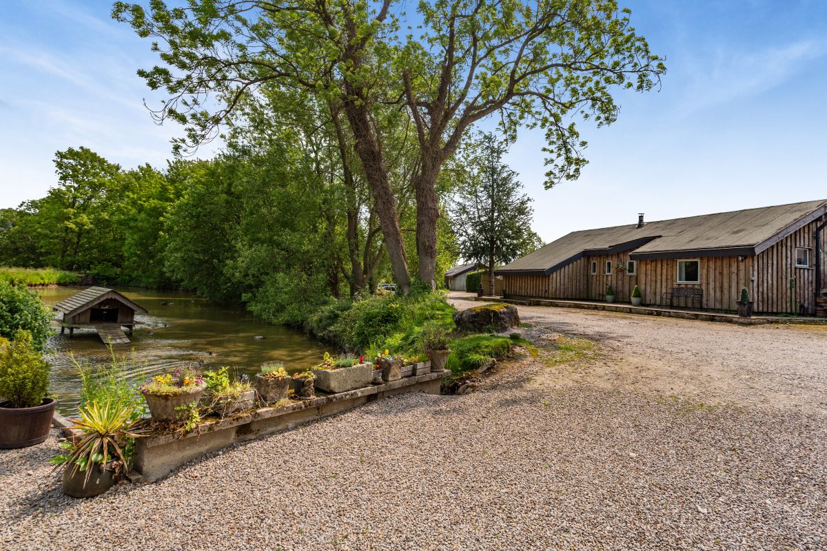 Foster Beck Lodge, listing photograph 9