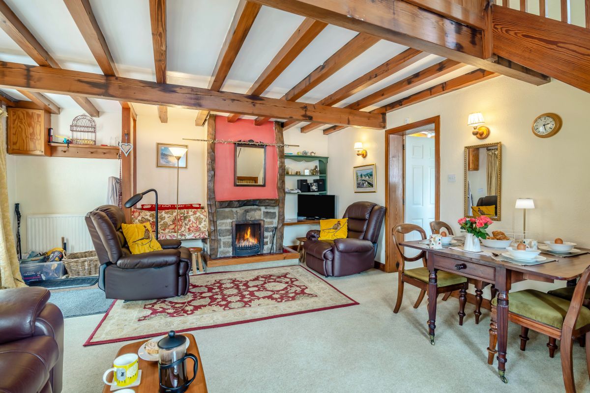 East Cottage, listing photograph 3
