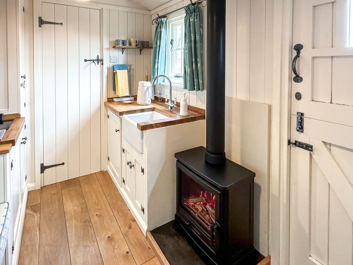 The Curlew Shepherds Hut, listing photograph 4
