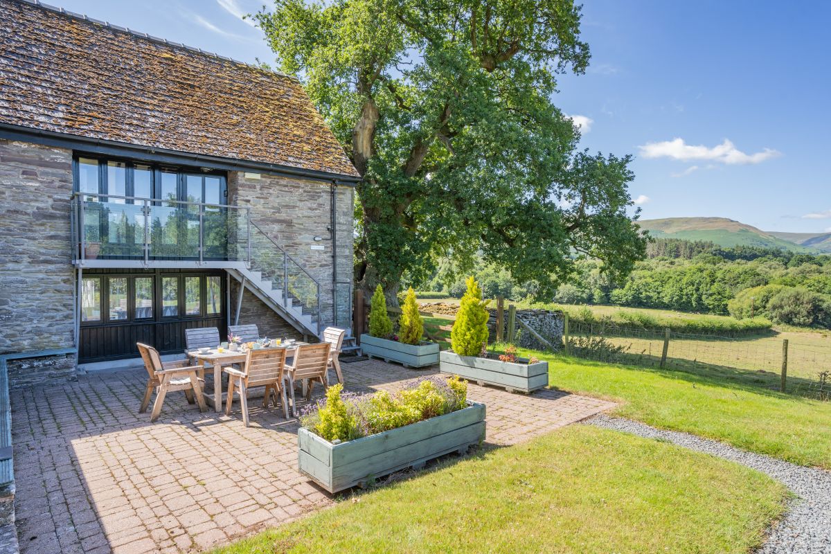 Brecon Beacons Longhouse