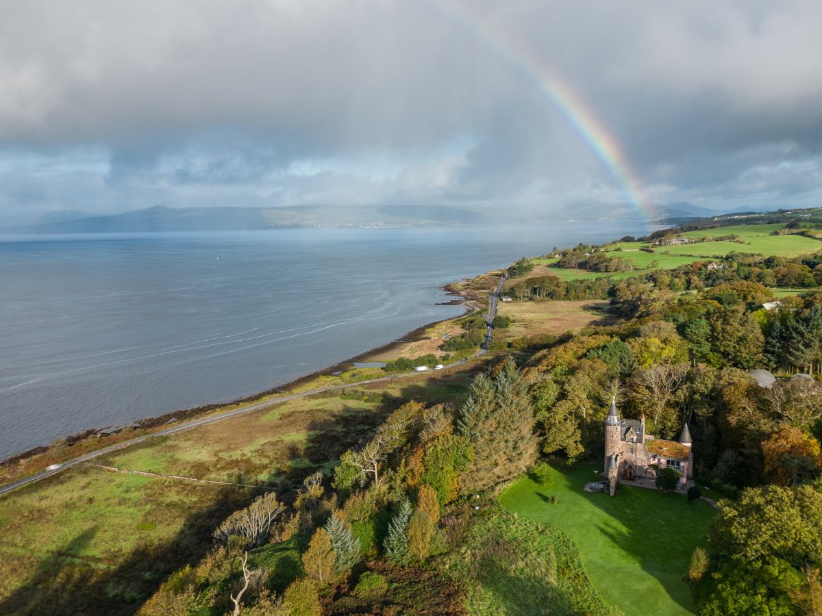 The Pink Castle, listing photograph 2