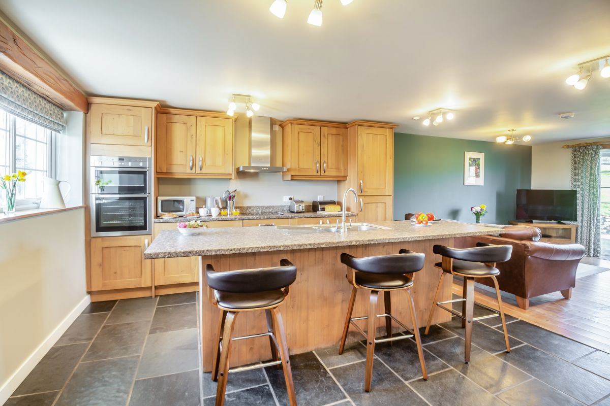 Llys Bach, listing photograph 12