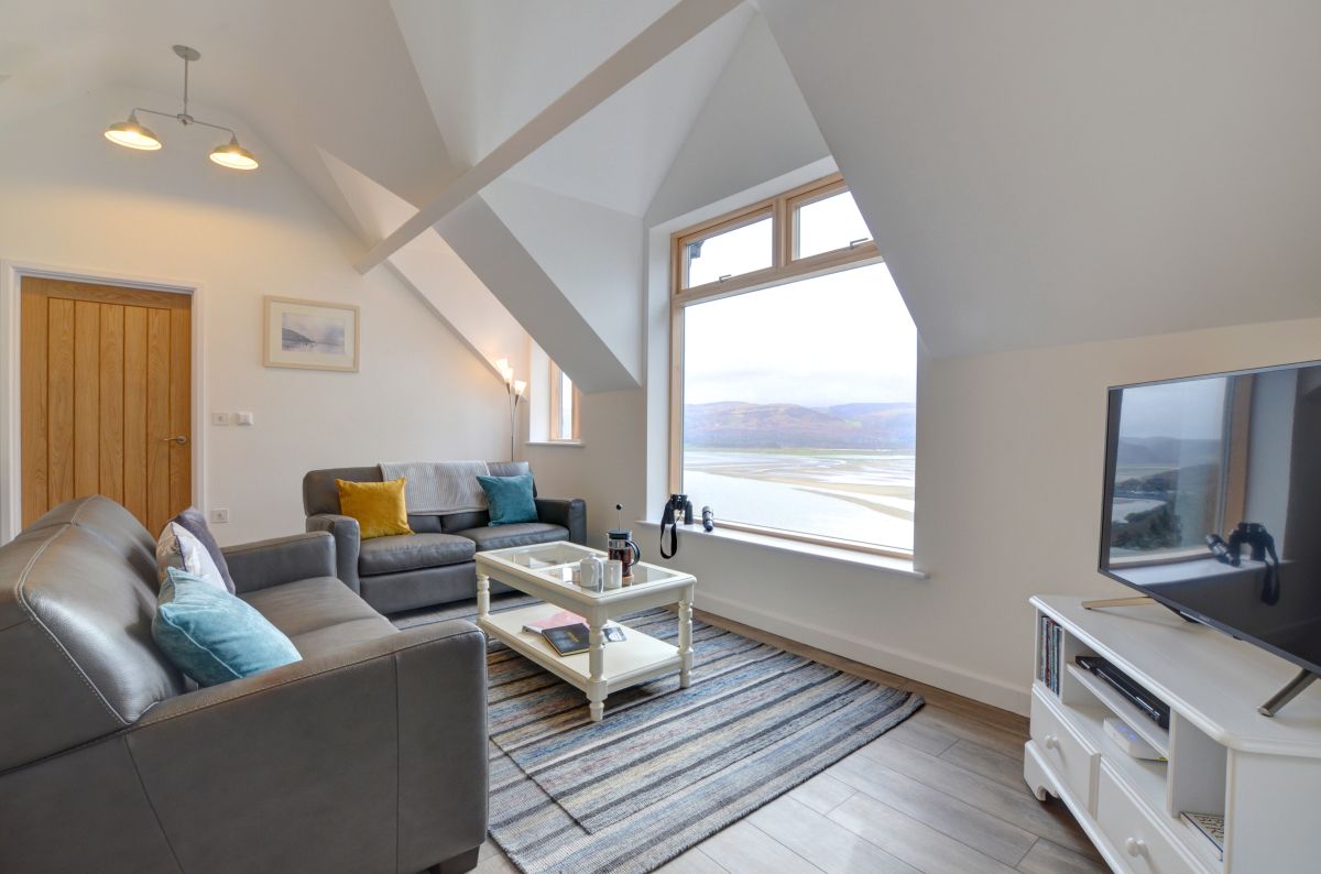 Apartment 4, The Old Stables, listing photograph 9