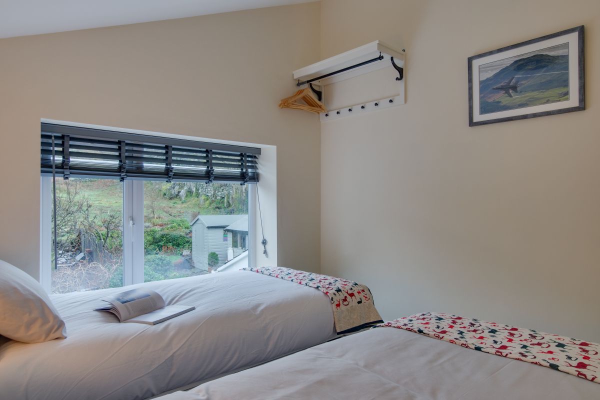 Agape Cottage, listing photograph 12