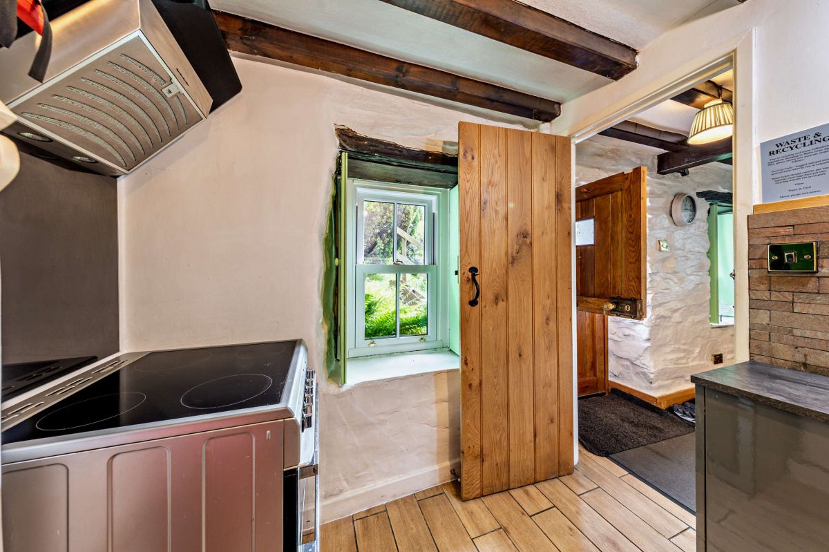 Cascades Cottage, listing photograph 10