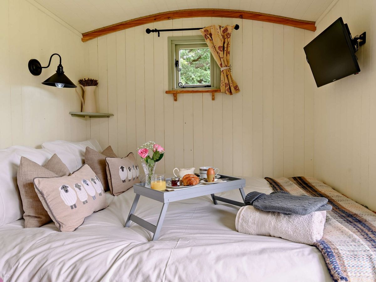 The Hut Above Hay, listing photograph 8
