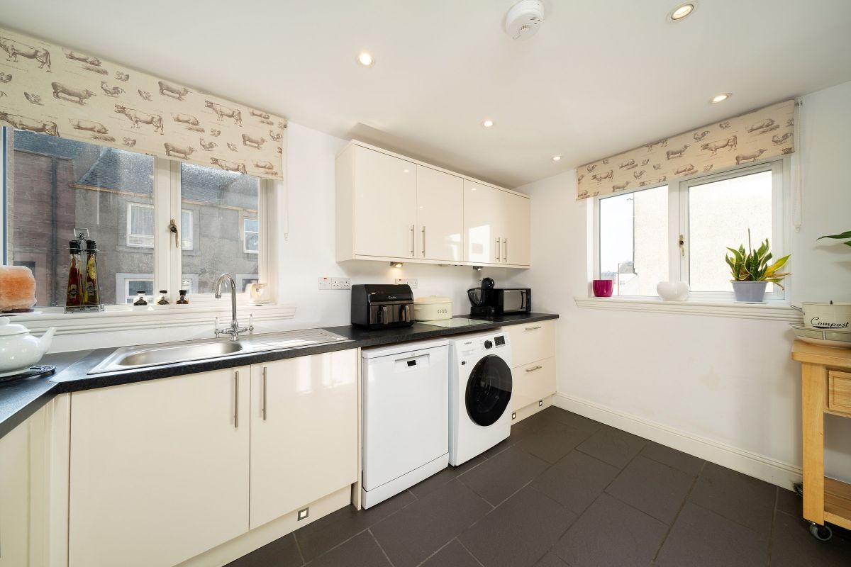 Fionas Cottage, listing photograph 8