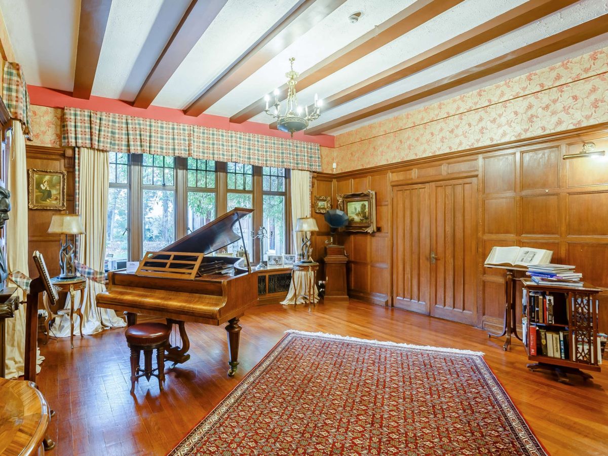 Grand Victorian Mansion, listing photograph 6