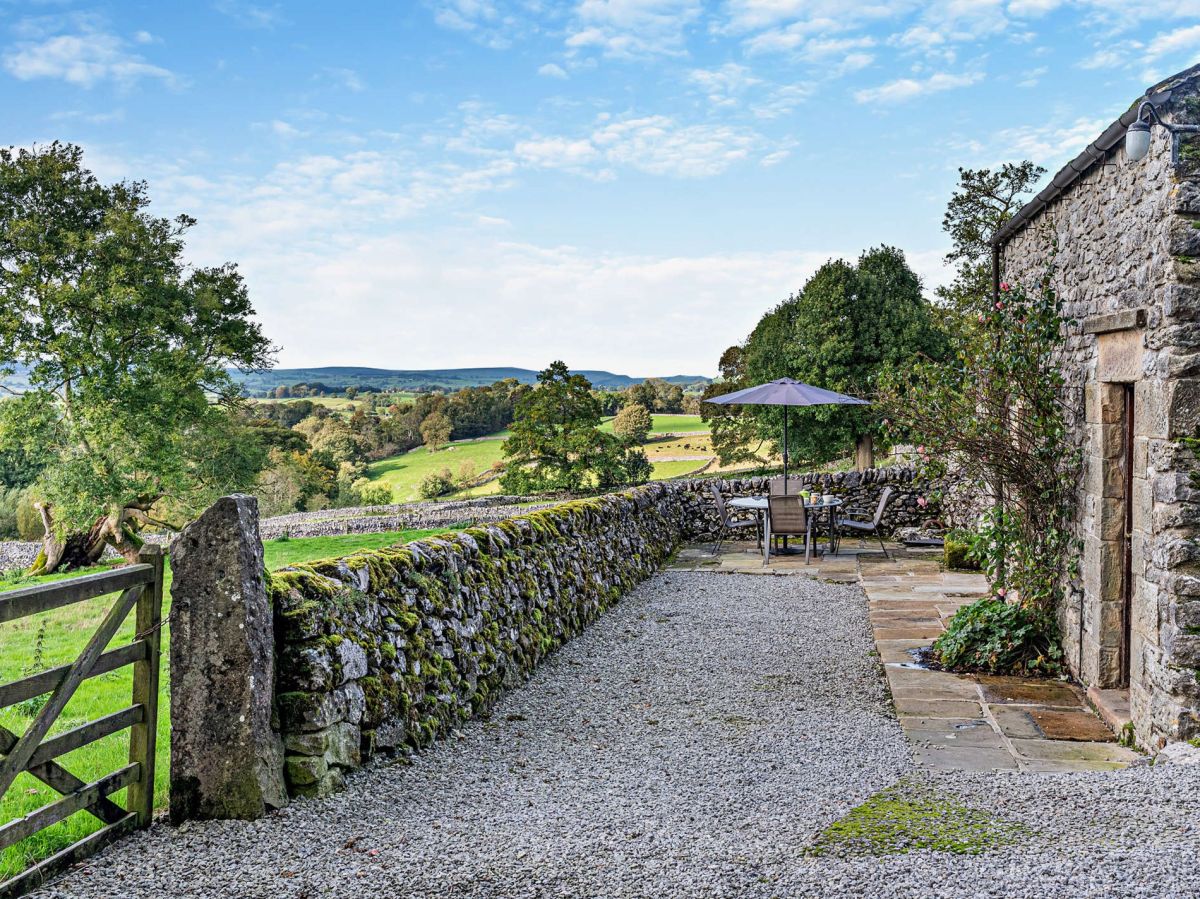 Hartington View, listing photograph 2