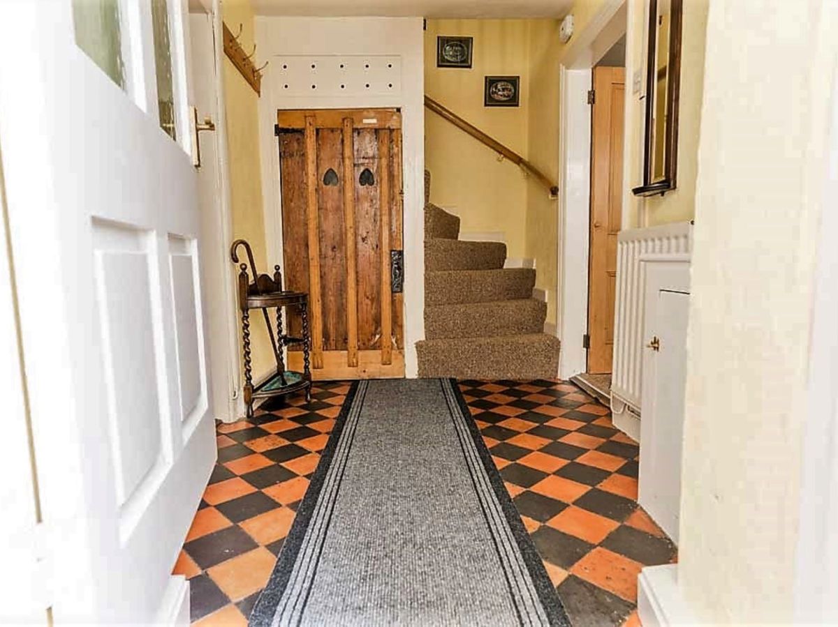 Kirkgate Chestnut Hill, listing photograph 3