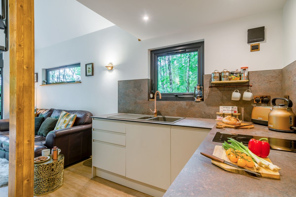 The Tree House, listing photograph 12