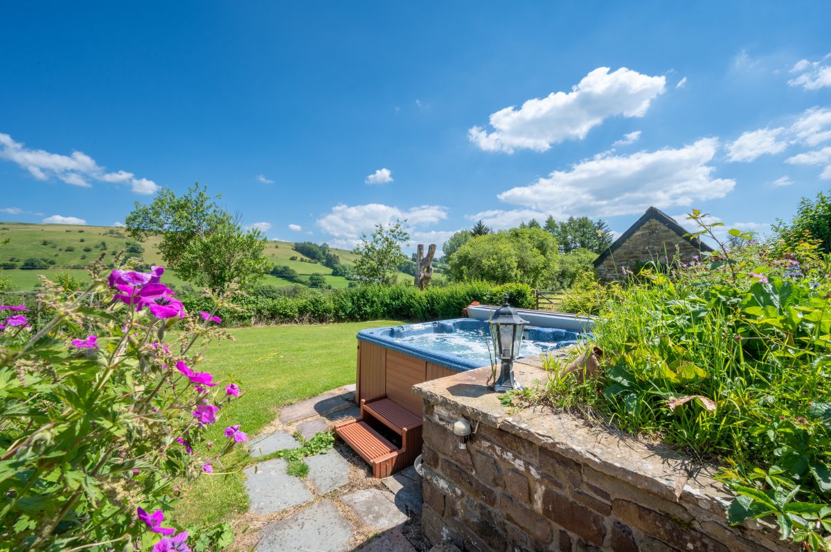 Onnen Fawr Farmhouse, listing photograph 5