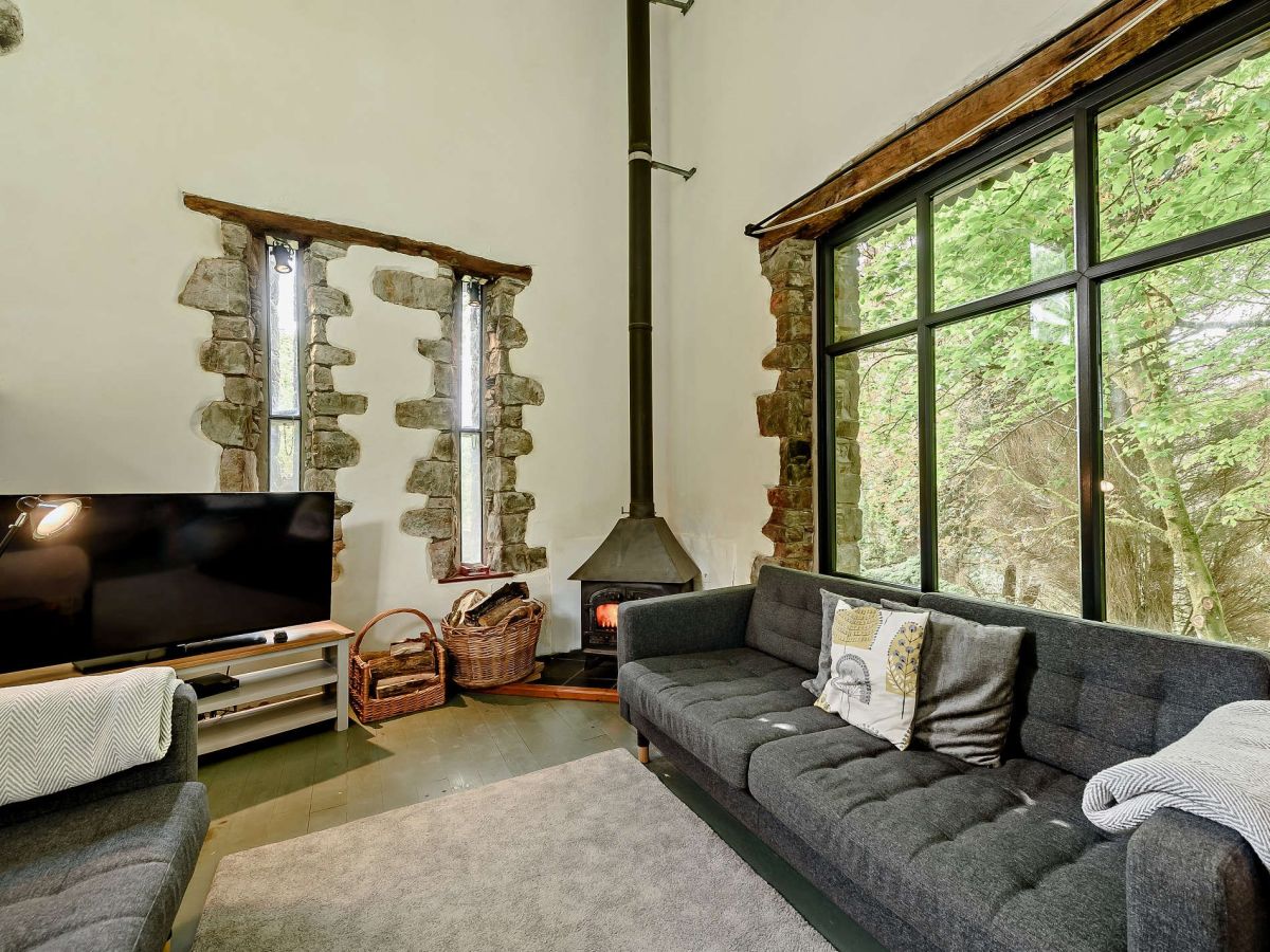 Clear Water Barn, listing photograph 10