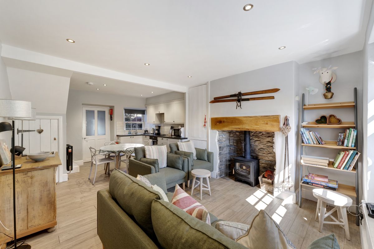 Apple Tree Cottage, listing photograph 2