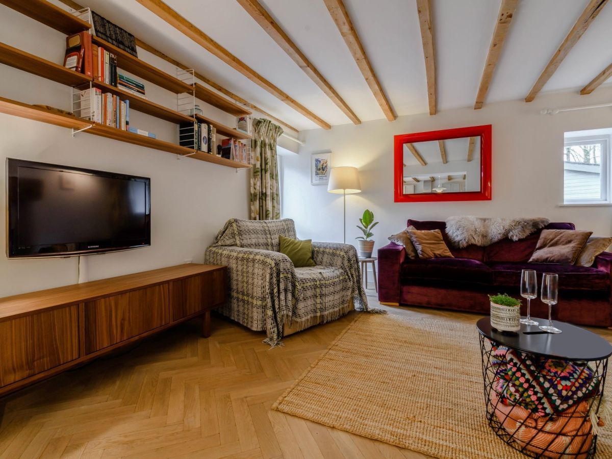 Peakway Farm Cottage, listing photograph 9