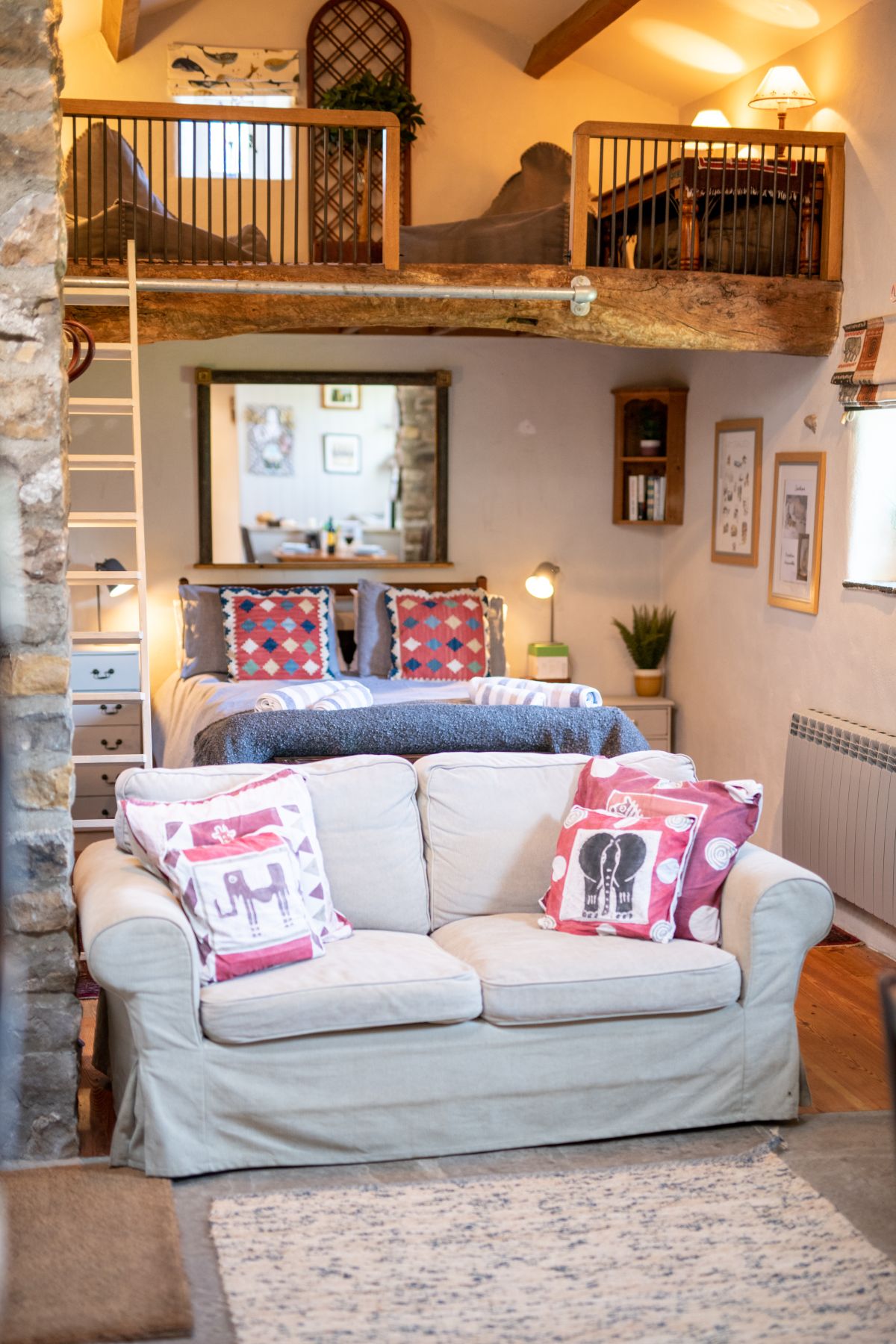 Bizzy's Bolthole, listing photograph 3