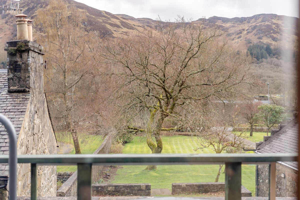 Ardcraig Lodge at Loch Earn, listing photograph 10