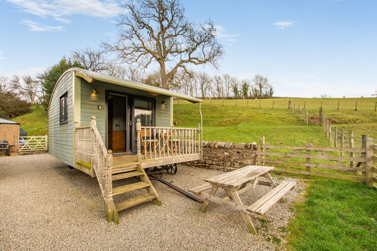 The Great Elm - Shepherds Hut, listing photograph 3