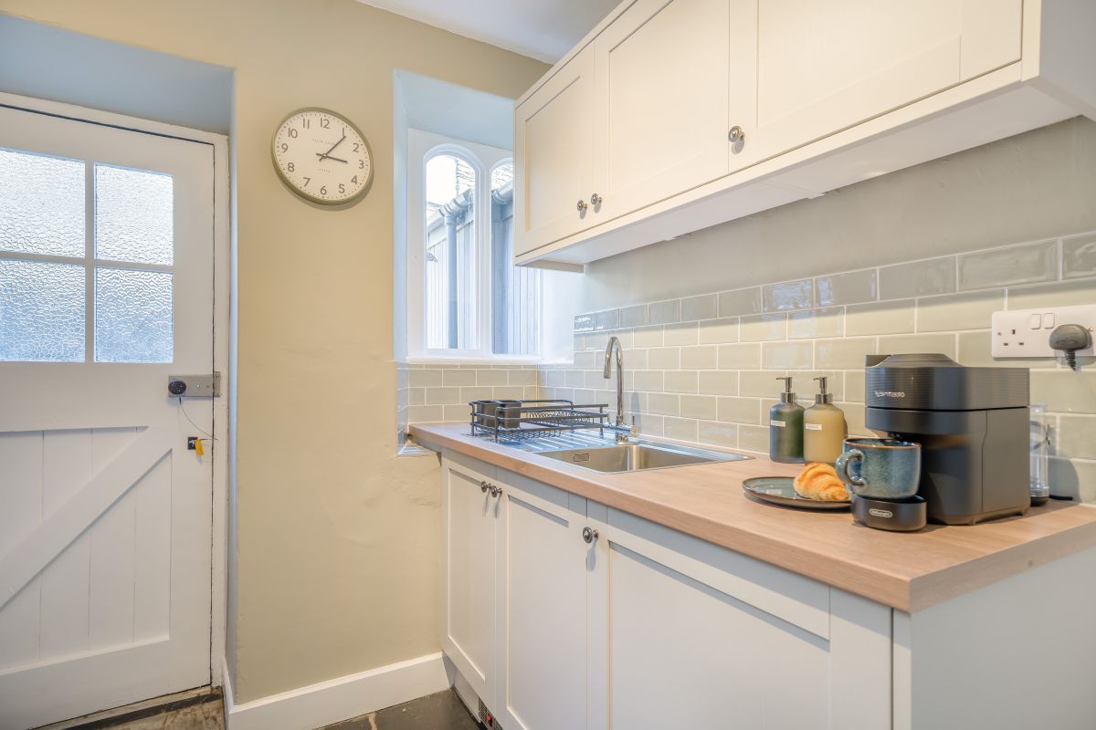 Middle Cottage, listing photograph 8