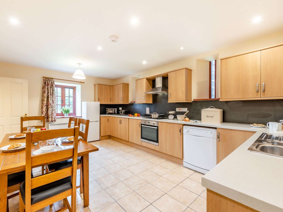 Peregrine Stable Cottage, listing photograph 8