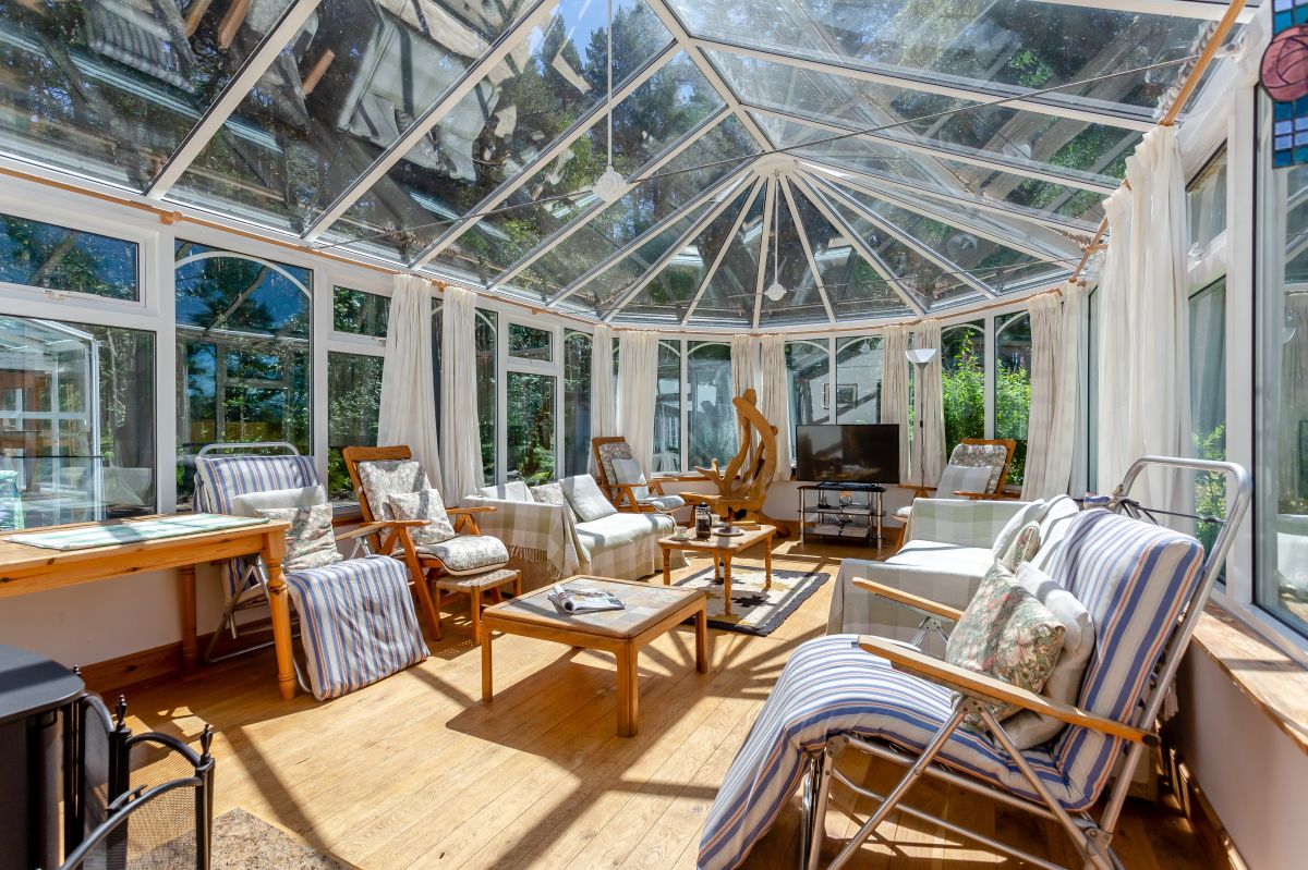 The Grey House, listing photograph 6