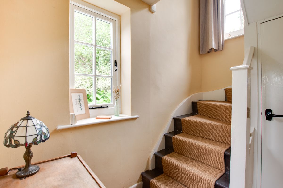 Woodside, listing photograph 11