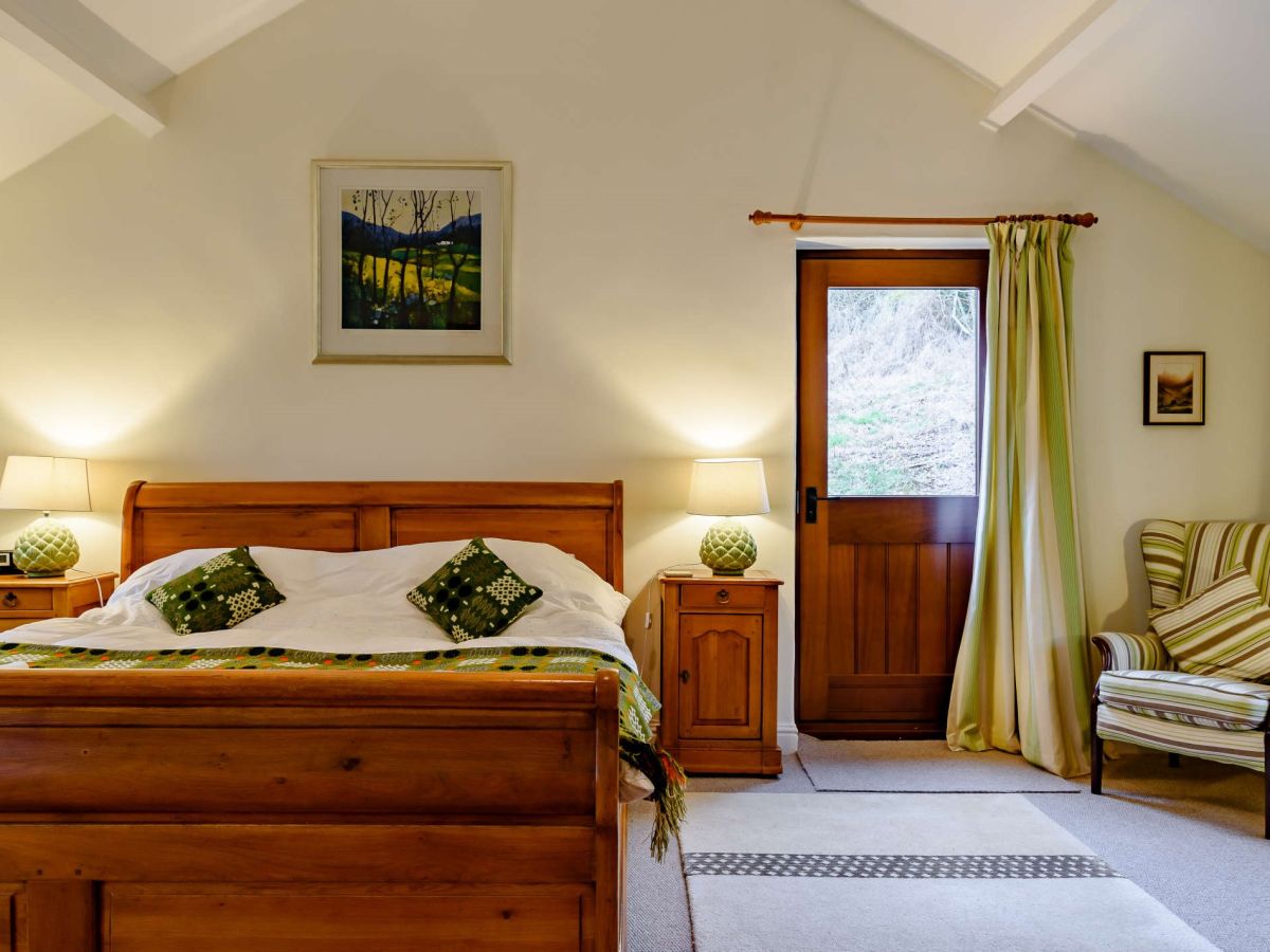 Whitewalls, listing photograph 12