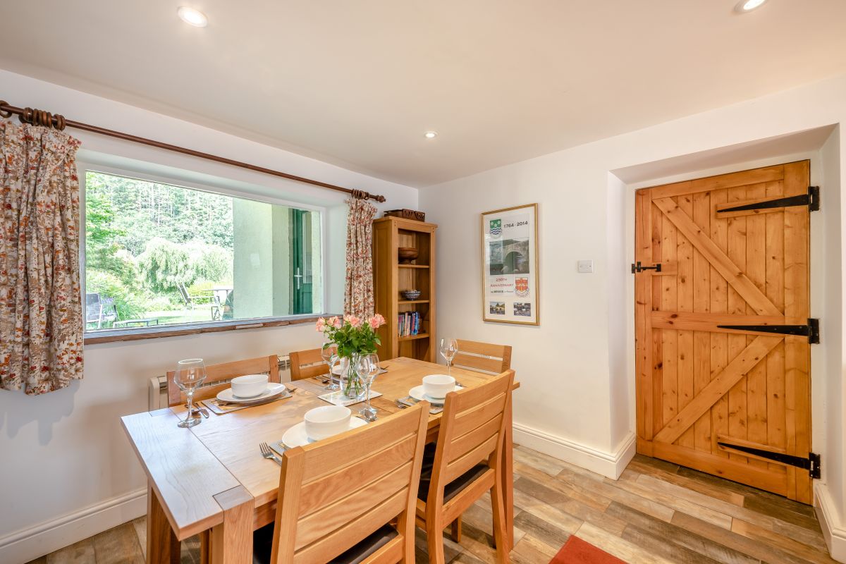 Riverside Rose Cottage, listing photograph 3
