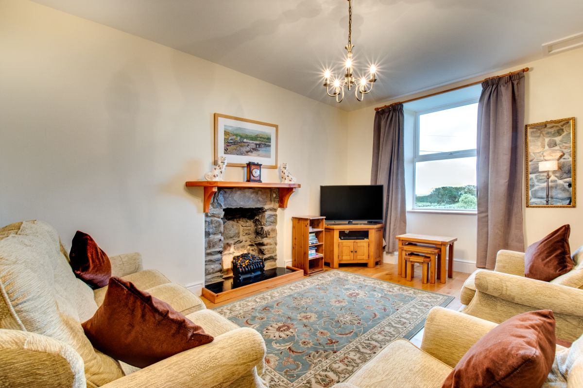 Bwthyn y Fferm - Farm Cottage, listing photograph 4