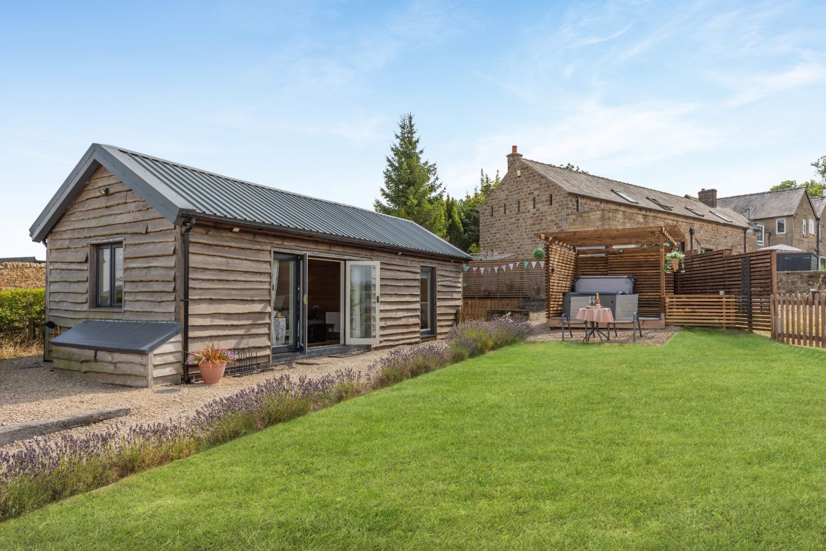 Springhill Lodge, listing photograph 2