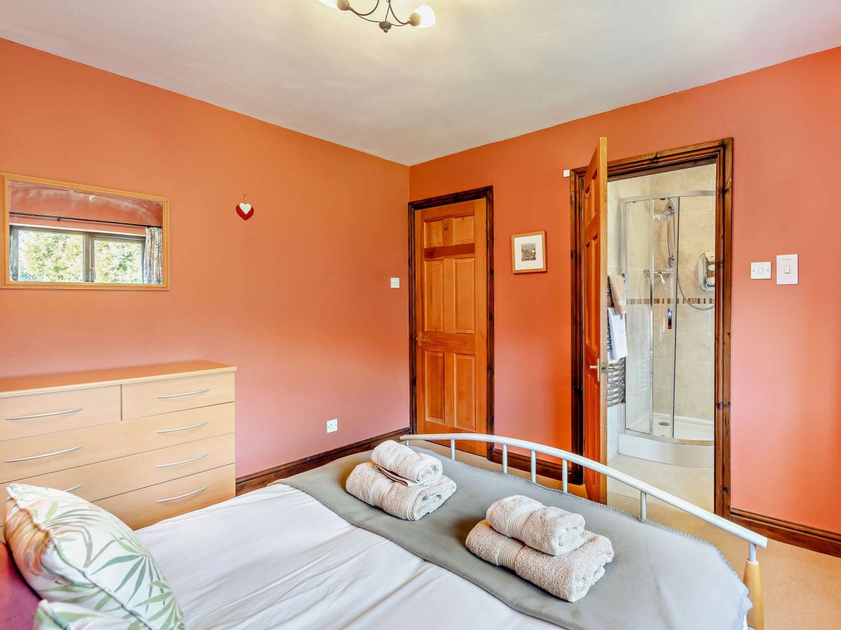 Lynwood Cottage, listing photograph 9