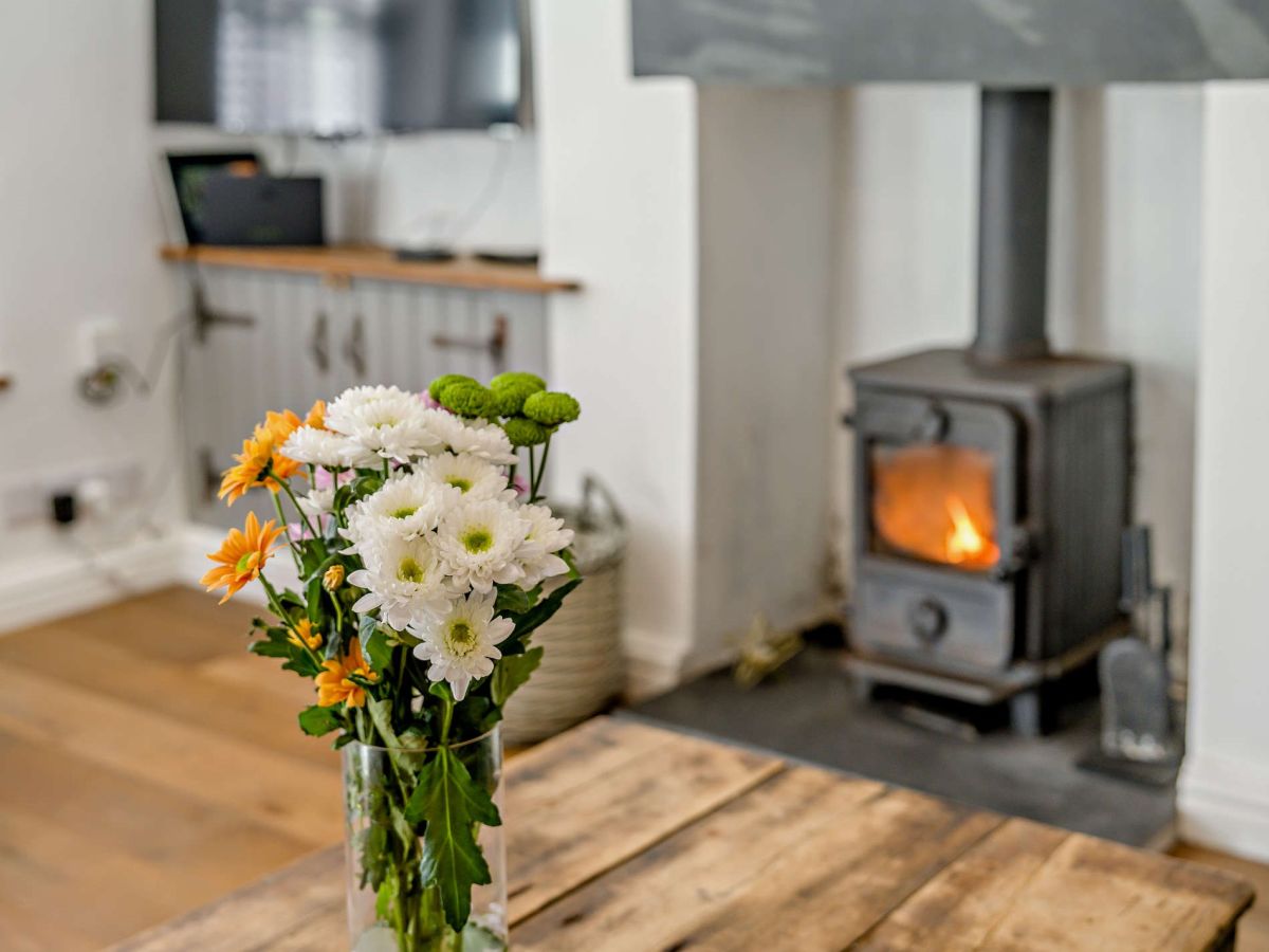 Cobble Cottage, listing photograph 4