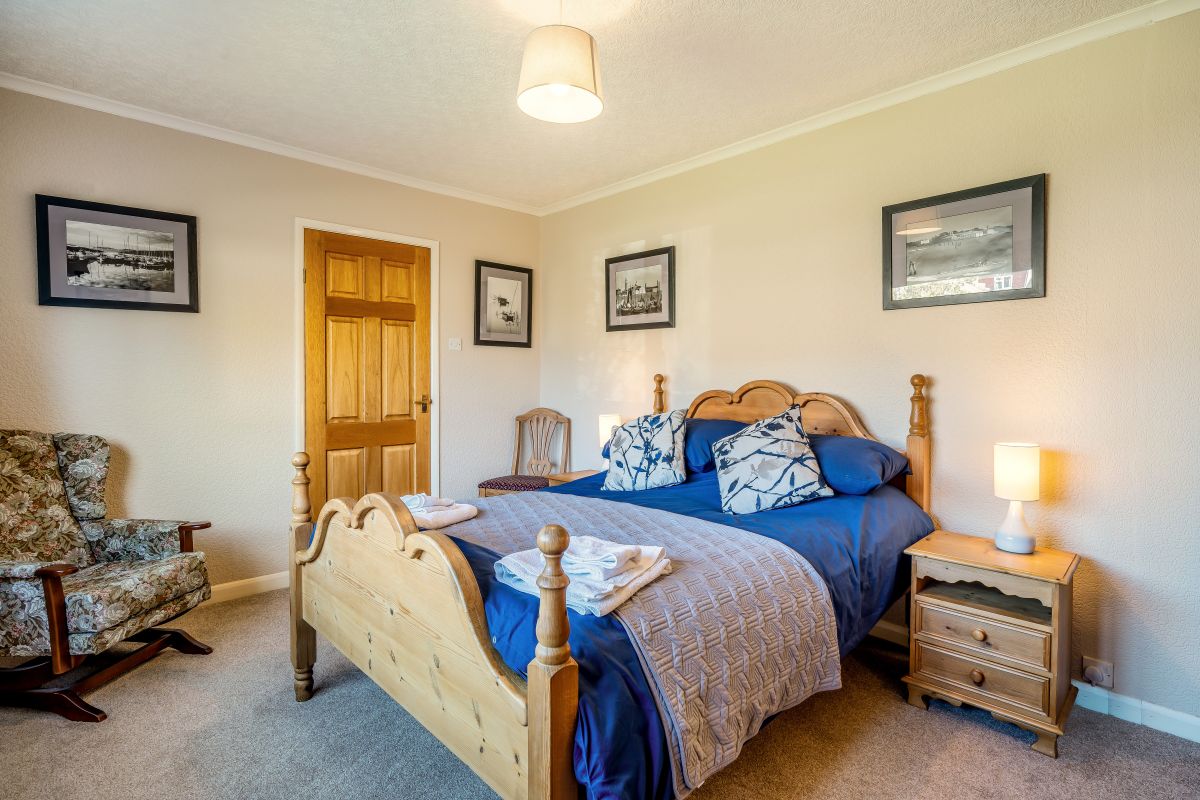 Beckside, listing photograph 4