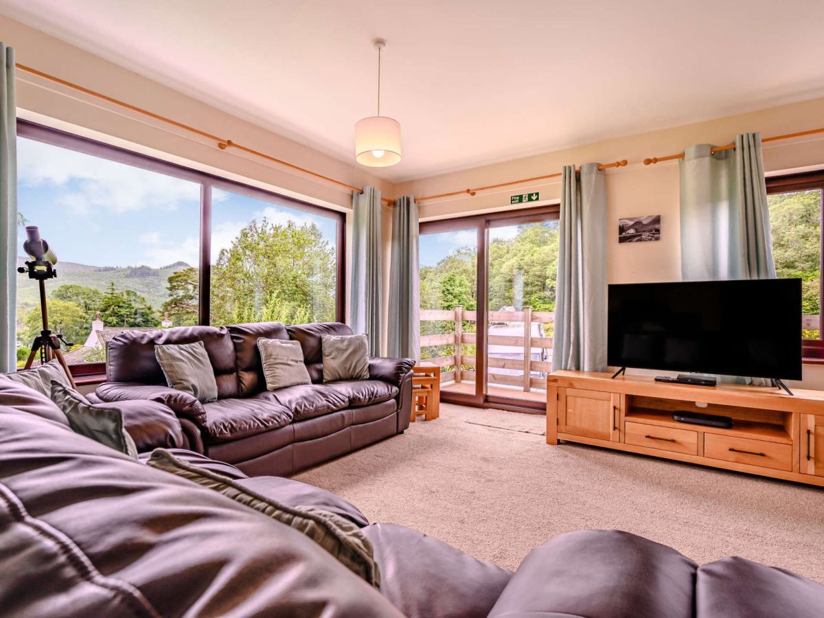 High Holme, listing photograph 3