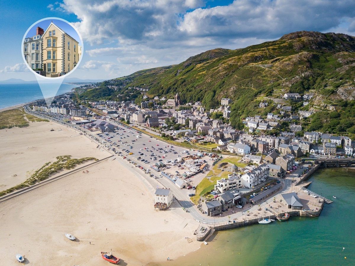On The Beach Barmouth