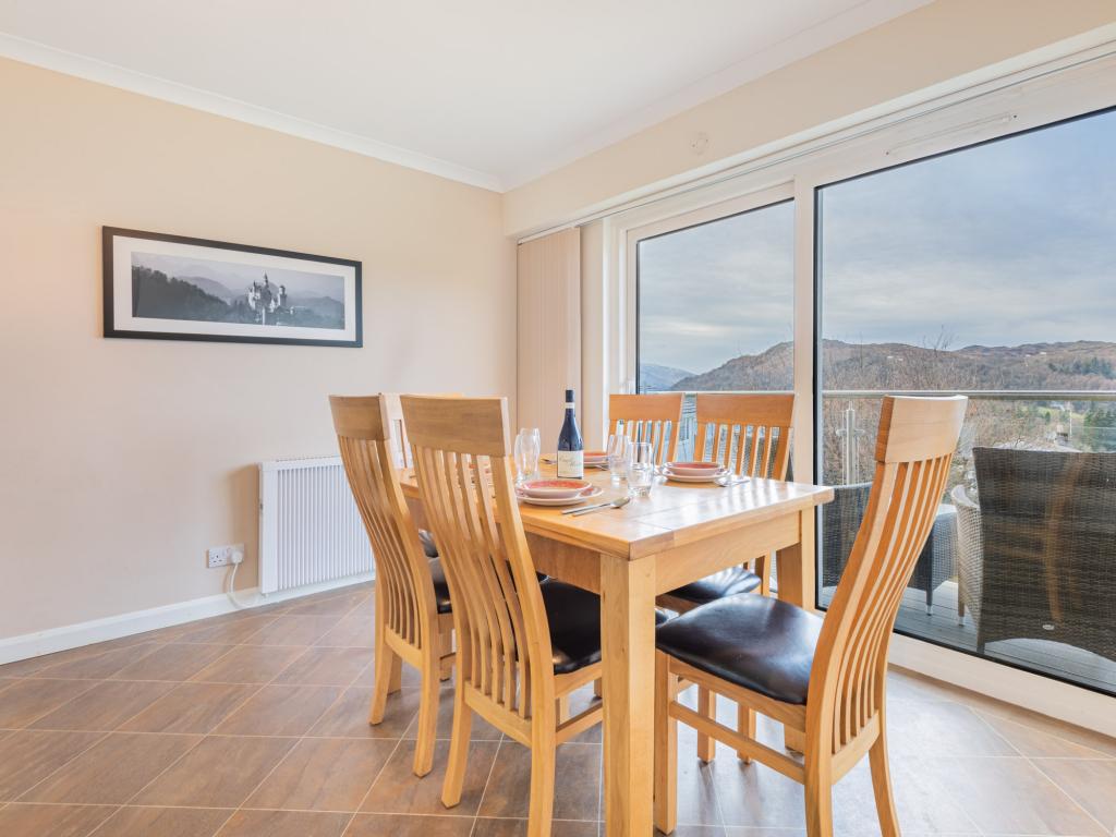 Ambleside View, listing photograph 3