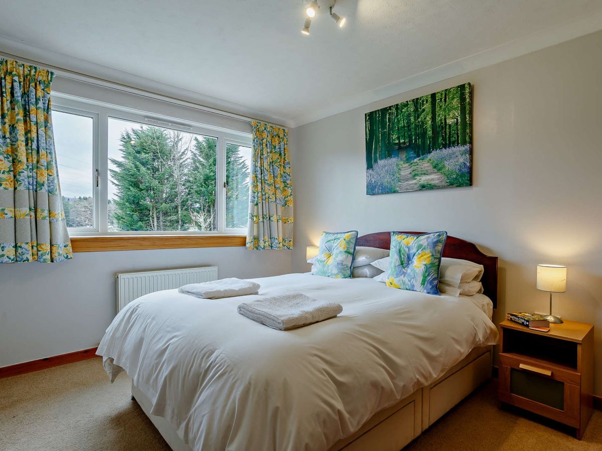 Pine Tops - Fort Augustus, listing photograph 12