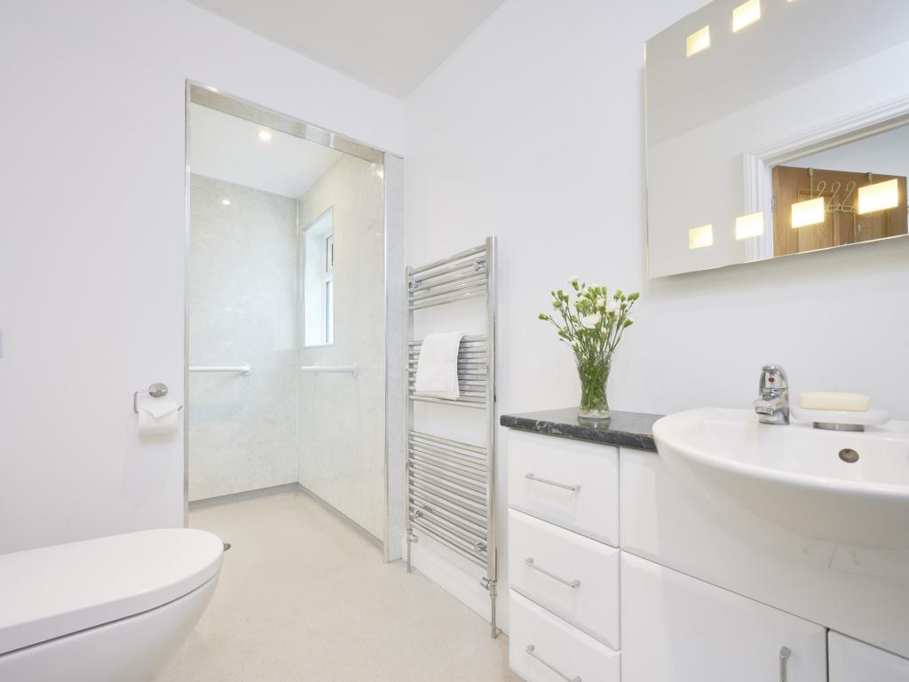 Mapledale - 14 Crosthwaite Gardens, listing photograph 10
