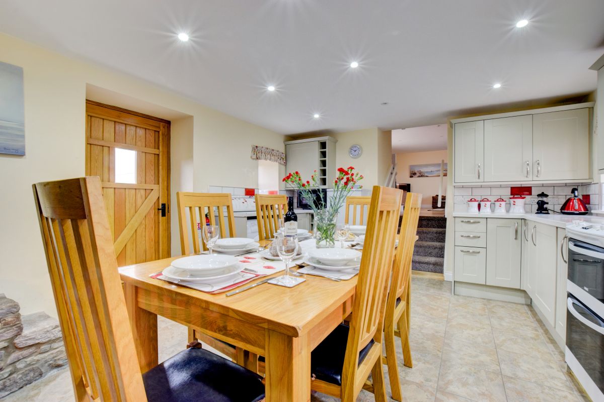 Onnen Fawr Cottage, listing photograph 12