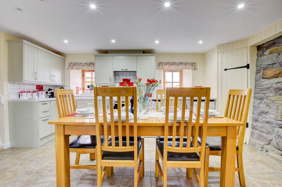 Onnen Fawr Cottage, listing photograph 11
